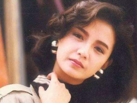 梁朝伟|与梁朝伟相恋6年，和刘嘉玲反目，80年代的霸屏女神当年多美？