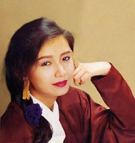 梁朝伟|与梁朝伟相恋6年，和刘嘉玲反目，80年代的霸屏女神当年多美？
