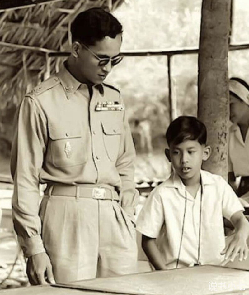 苏提达|爱穿小背心的国王，喜迎贵妃千里寻夫，王后苏提达如何还能睡得着