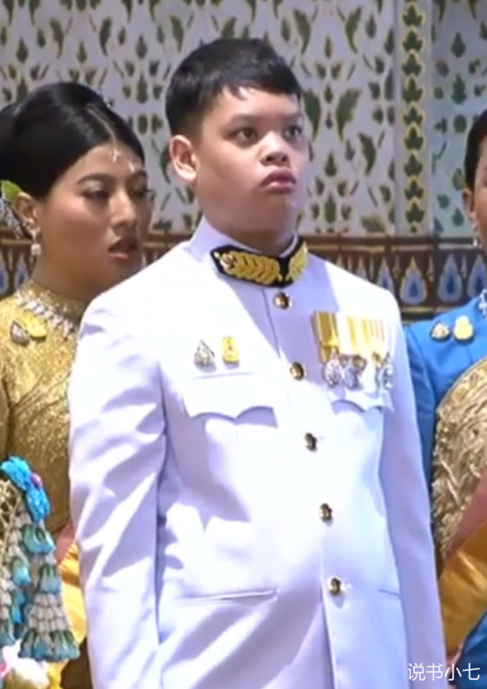 苏提达|爱穿小背心的国王，喜迎贵妃千里寻夫，王后苏提达如何还能睡得着