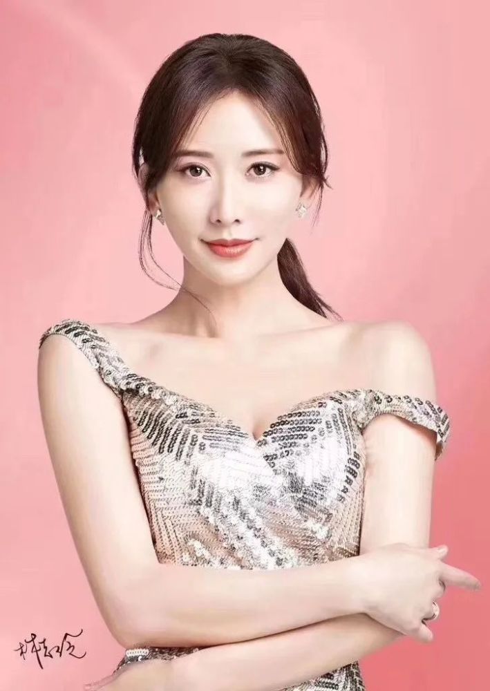 林志玲|46岁林志玲婚后样貌大变，竟被群嘲油腻？网友：完全认不出来…