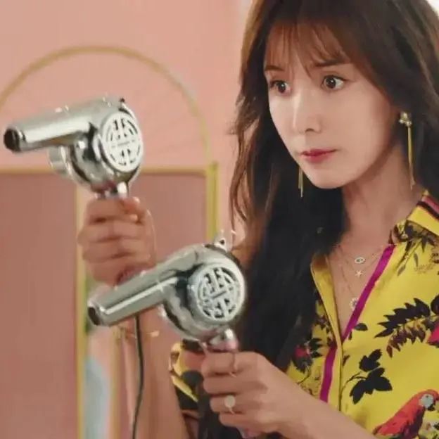 林志玲|46岁林志玲婚后样貌大变，竟被群嘲油腻？网友：完全认不出来…