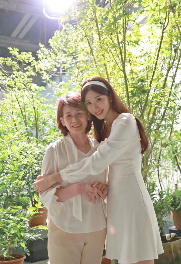 林志玲|46岁林志玲婚后样貌大变，竟被群嘲油腻？网友：完全认不出来…