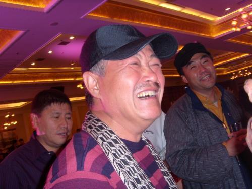 赵本山|赵本山的四个孩子：球球成网红，赵玉芳已嫁人，大儿子已去世26年