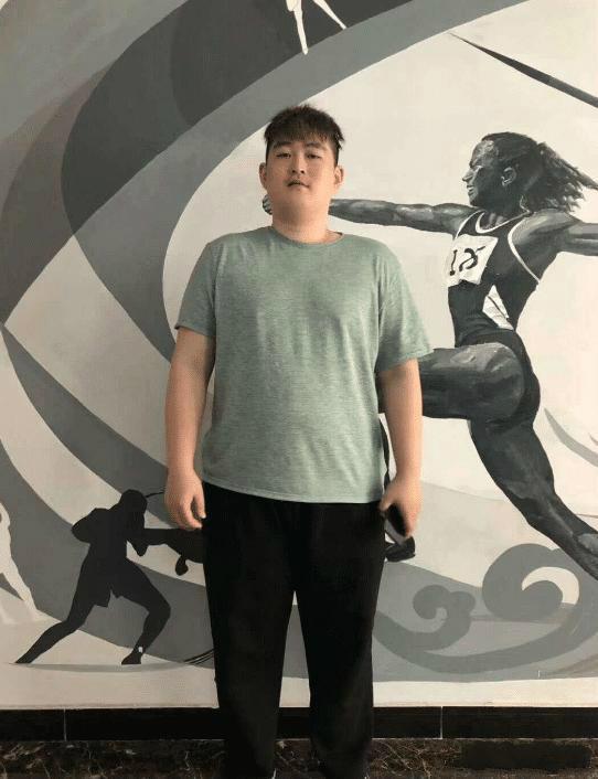 赵本山|赵本山的四个孩子：球球成网红，赵玉芳已嫁人，大儿子已去世26年