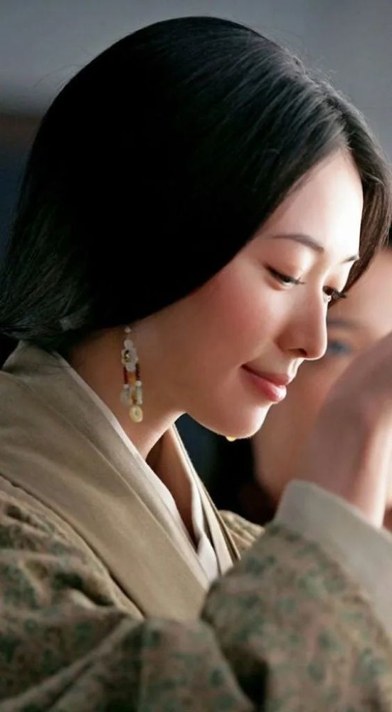 林志玲|46岁林志玲婚后样貌大变，竟被群嘲油腻？网友：完全认不出来…