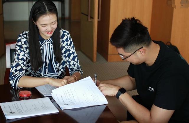 cba一日3签约吴冠希带张常宁签合同吴前得到顶级搭档冲冠