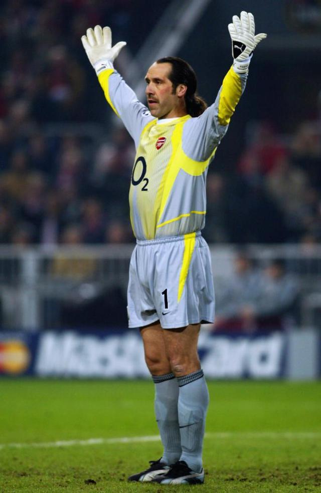 为阿森纳镇守龙门13年的大卫·希曼,却因被小罗戏耍而成为经典!