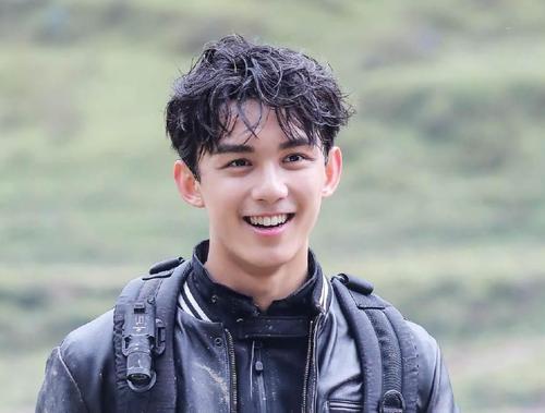 私生饭|私生饭盗用吴磊信息，用23万飞行里程兑换机票去追别的明星