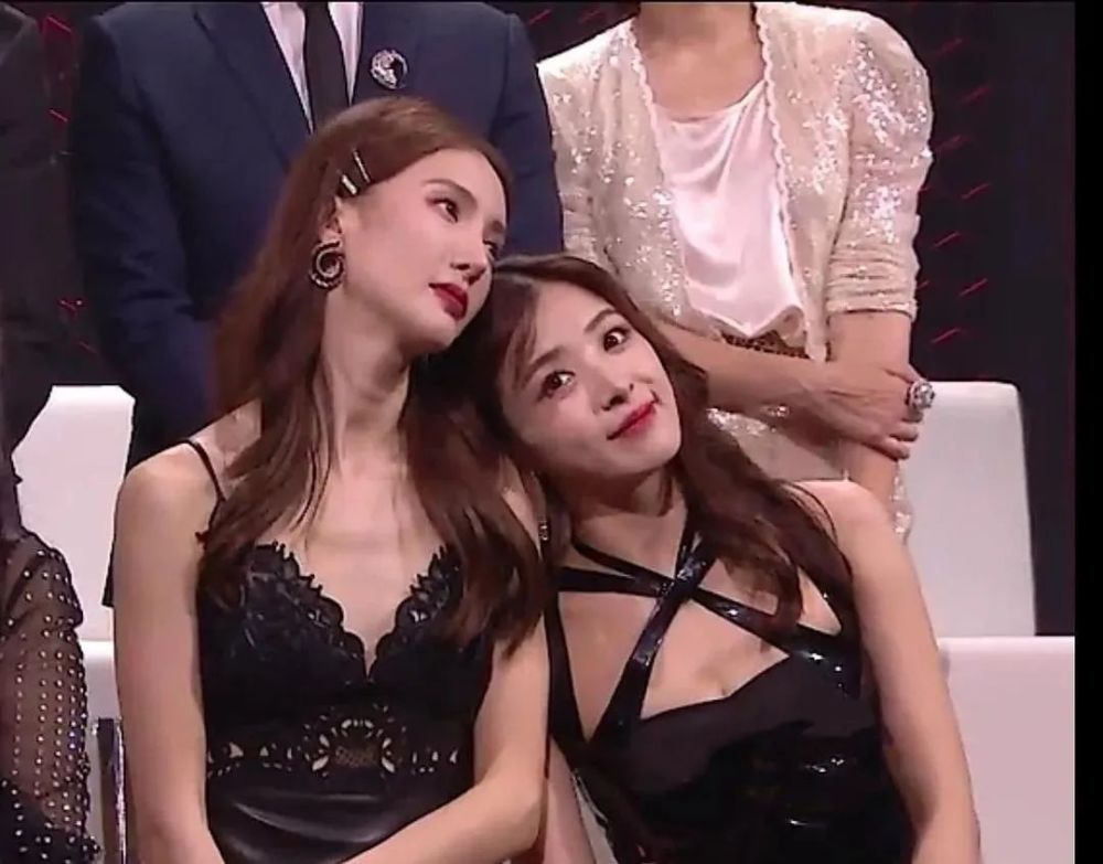 浪姐|《浪姐》成团后才真开撕，宁静被吐槽欺压成员，万茜给恶评直接点赞？