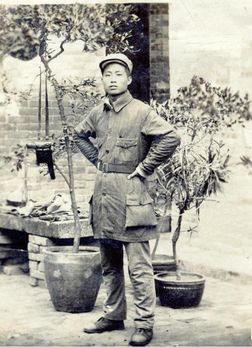 八路军129师第一猛将绰号楚疯子牺牲时全军披麻戴孝