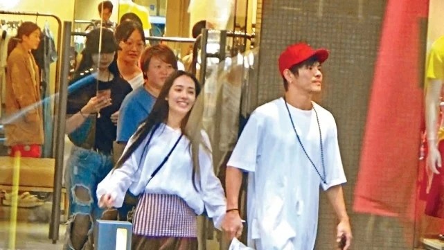 郭碧婷|否认？郭碧婷爸爸回应招待向佐：莫名其妙上热搜，真让人不舒服