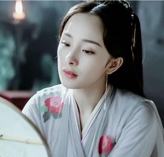 刘亦菲|刘亦菲被《花木兰》连累，先跟杨颖比演技，又和杨幂作比较