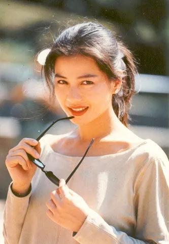 谢嘉怡|港姐50年，从赵雅芝到谢嘉怡，美丽依旧热度不减