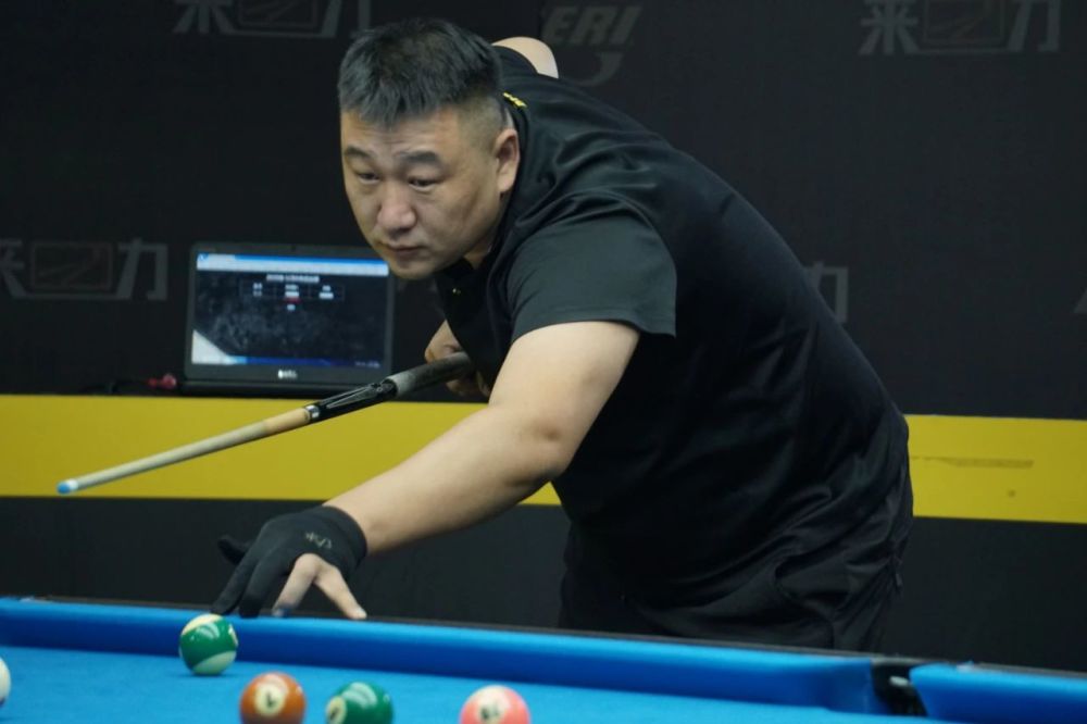 佟璐顺利晋级lcba中式台球预选赛四强