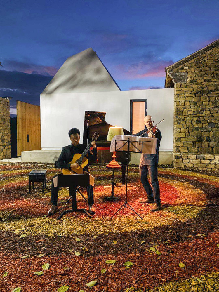 "月光乐坛"户外山谷音乐会 shawn moore乐团助阵_腾讯新闻