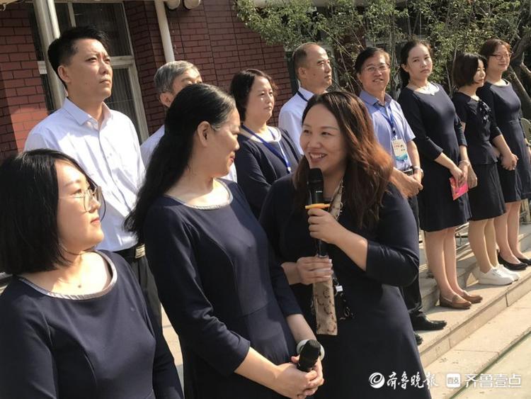 长大后我就成了你山师附小举行教师节主题升旗仪式