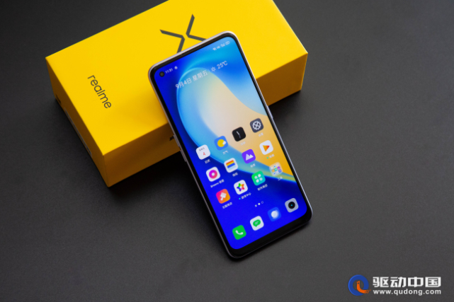 realme真我x7评测:首发天玑800u畅享双5g 轻薄潮酷c位出道