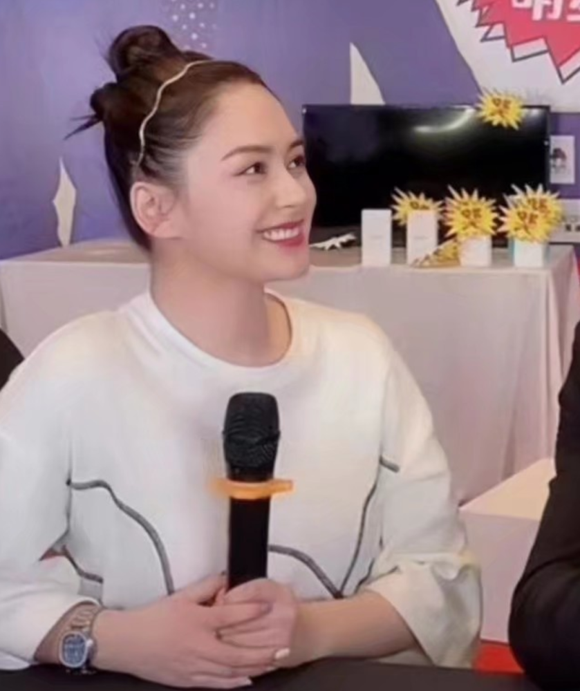 钟欣潼|阿娇酒店意外受伤，赖弘国晒肌肉，网友喊话：快去慰问一下