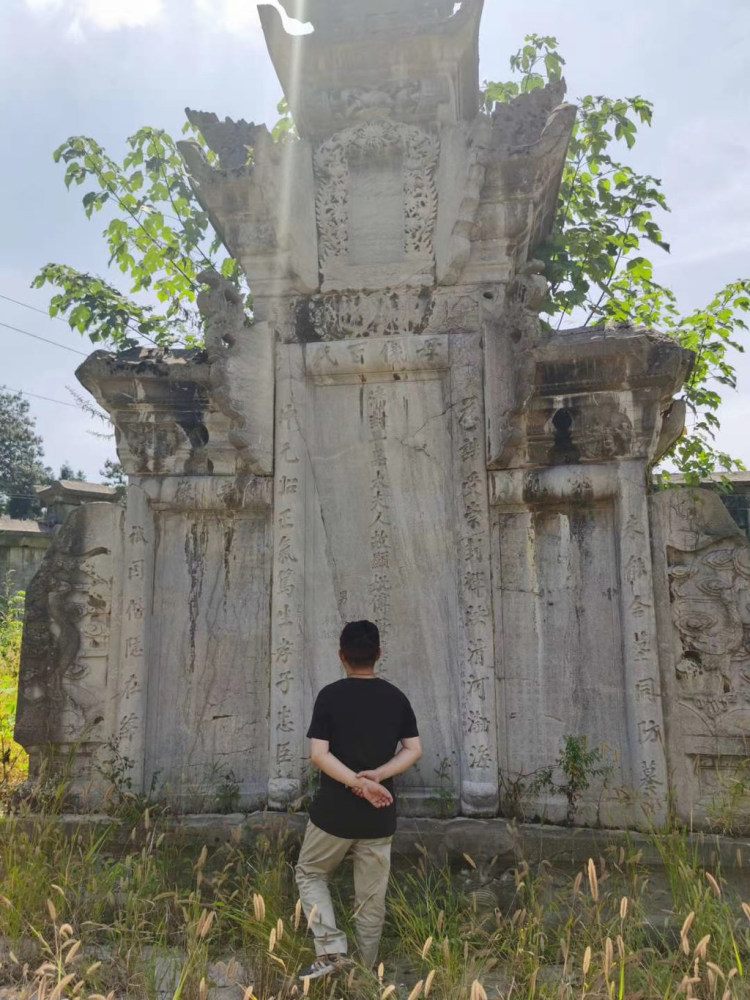 阿来|全新增补版《瞻对》正式出版拿到书的第一天，阿来去了这里……