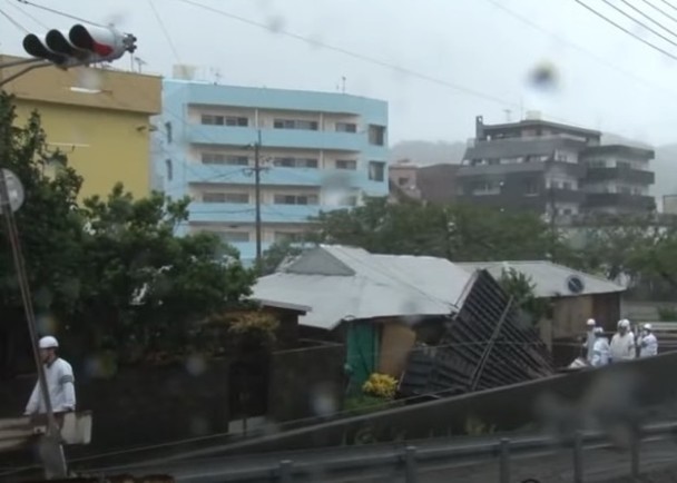 台风 海神 吹袭日本九州 酿35人伤 当地0万人需要疏散 腾讯新闻