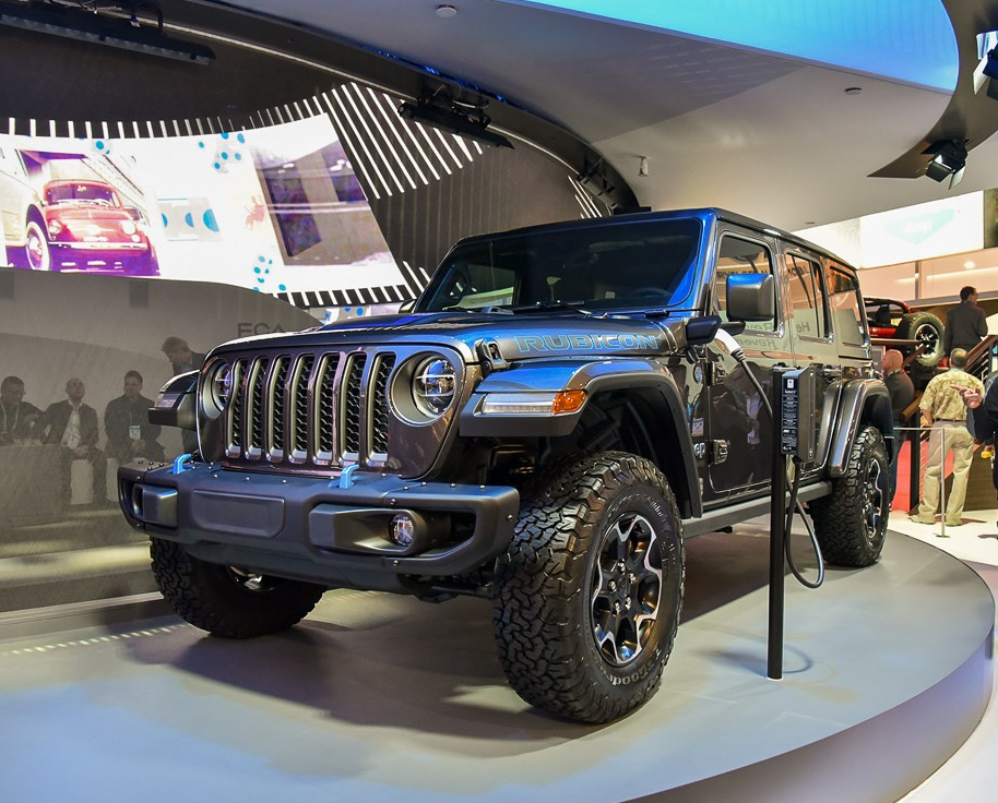 越野界的全新大黑豹配可拆卸车门四驱三把锁爆375匹马力