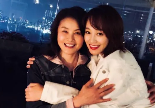 蓝盈莹|蓝盈莹家境曝光：妈妈百亿公司董事长？名媛小姐？我们都被她骗了