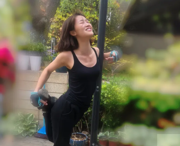 蓝盈莹|蓝盈莹家境曝光：妈妈百亿公司董事长？名媛小姐？我们都被她骗了