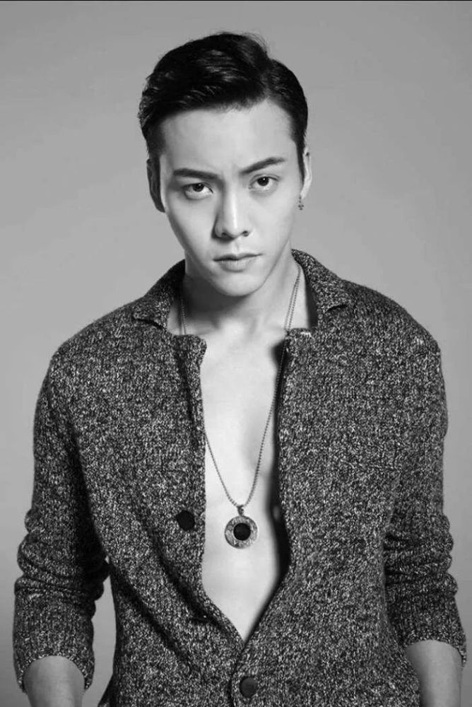 余衍隆|男主播被阿娇打赏6万签英皇，撞脸陈冠希被力捧，或接班陈伟霆？