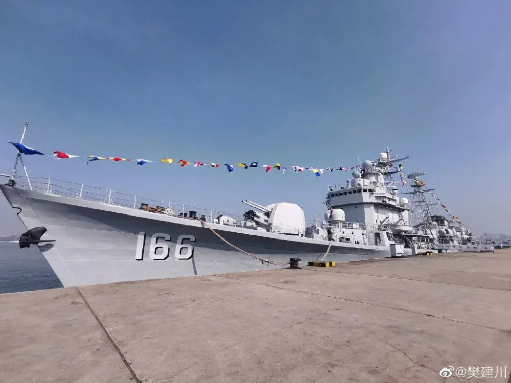 樊建川|四川前副市长，刚刚把051驱逐舰运回家当文物，中国最硬核军迷