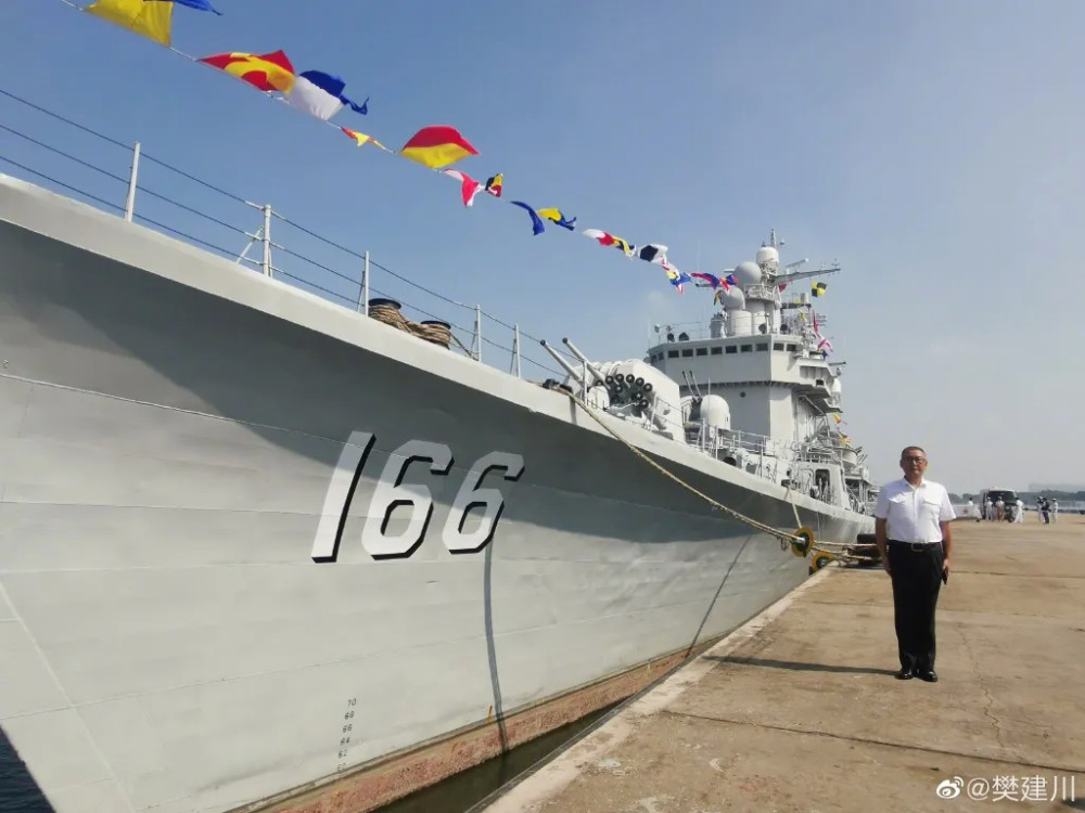 樊建川|四川前副市长，刚刚把051驱逐舰运回家当文物，中国最硬核军迷