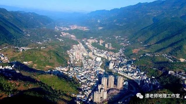 重庆|【玩转地理】重庆为啥叫“山城”？重庆的最东南西北位于哪儿？