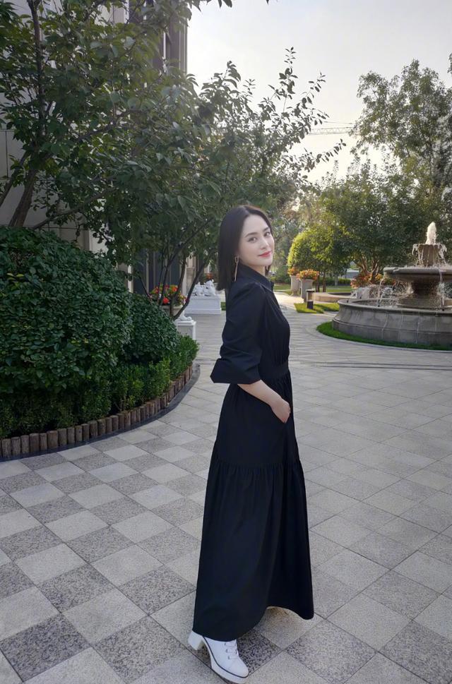 钟欣潼|阿娇酒店里发生意外，头部严重受伤，仍坚持要拍戏太敬业