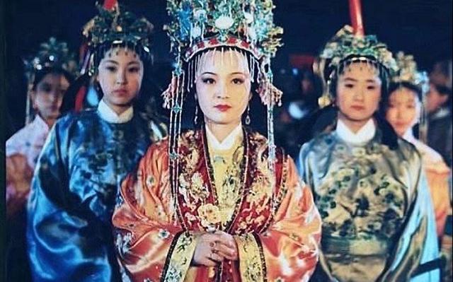 红楼梦|红楼梦中的四只凤凰，元春和王熙凤很明显，还有两人是谁？