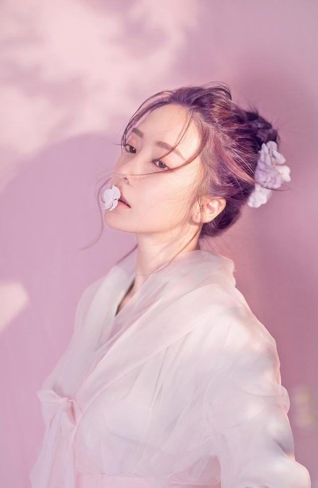 女神王萌黎 :第4375期气质潮流美图欣赏