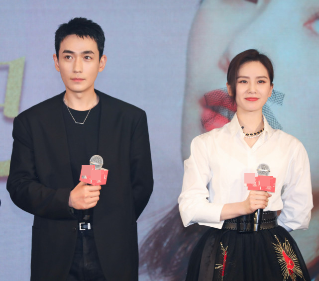 朱一龙|朱一龙《亲爱的自己》状态不佳，穿西装精英范十足，却因佝偻着腰被嘲体虚