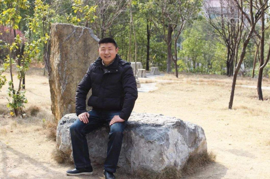 书法家|27岁时凭写字换来7套房，如今70岁成为书法家，堪称书坛传奇人物