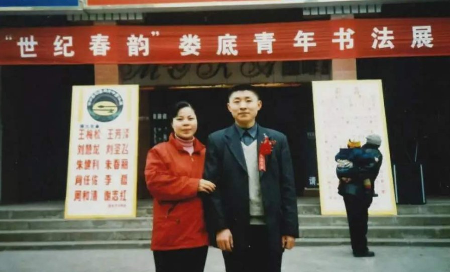 书法家|27岁时凭写字换来7套房，如今70岁成为书法家，堪称书坛传奇人物