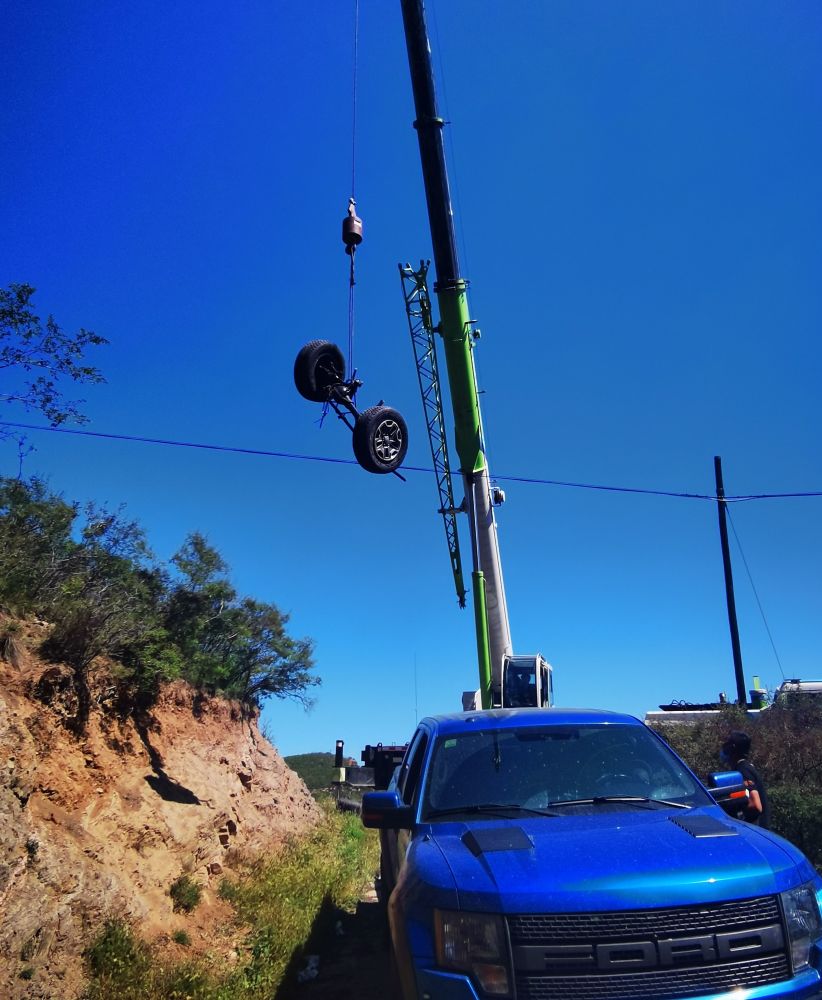 越野车|北京一越野车滑落山崖 一月后才被吊起