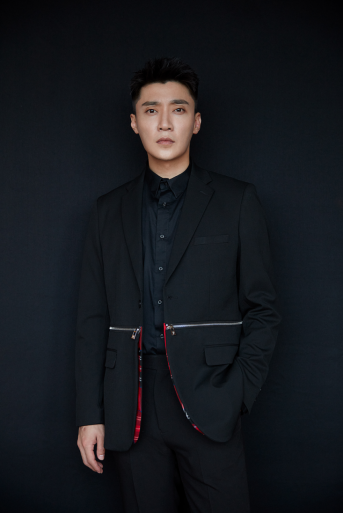 电影731受邀长春电影节刘长德绅士亮相酷劲十足