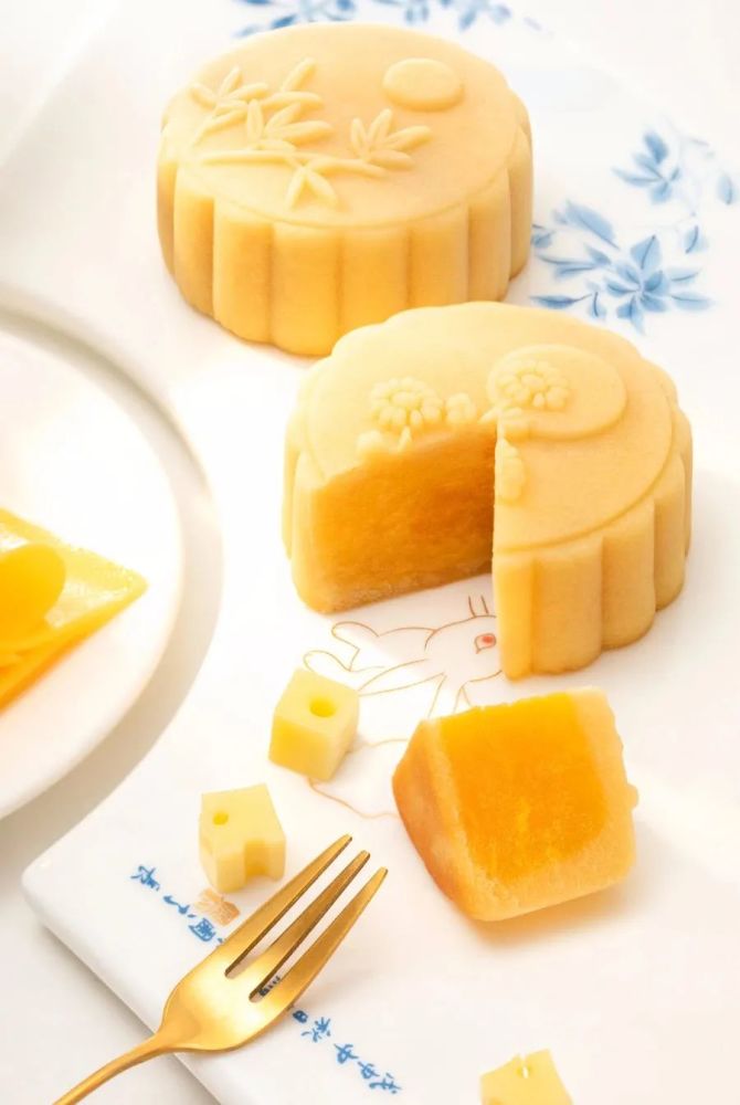 月饼|能吃的“太阳神鸟”、超酷的月球灯·今年的文创月饼，爱了爱了