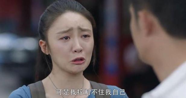 张月|对“小三”恶意多大？张月与男子当街搂抱被骂，网友入戏太深了