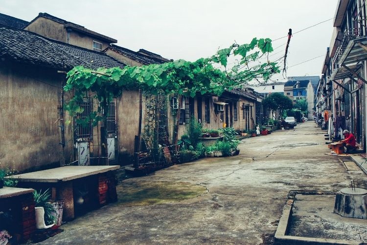 甘露古名"月溪",距今已有3000多年历史了,远在唐大顺二年,古镇就设有