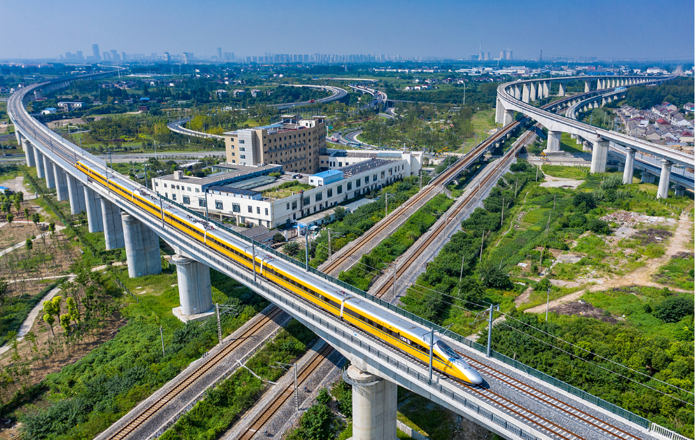 连淮扬镇铁路首次试路