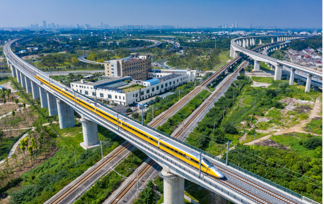 连淮扬镇铁路首次试路