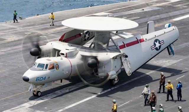 美军一架e2c鹰眼坠毁美媒中国相似的舰载预警机曝光