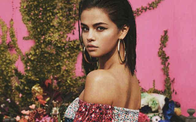 流行音乐小天后赛琳娜戈麦斯个人彩妆品牌rarebeauty开卖