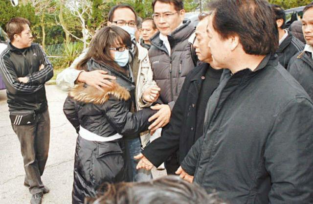 张国荣|香港娱乐圈最强姐妹花：成龙苦追姐姐八年，张国荣是妹妹初恋
