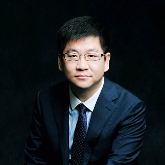 房地产等领域的实例,通过大量的数据研究和科学理性的分析,帮助同学们