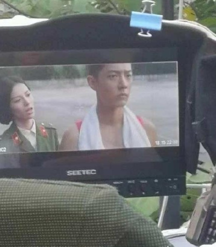 肖战|肖战新剧重回素人时期，略显圆润，像个小少年，又把自己变成角色